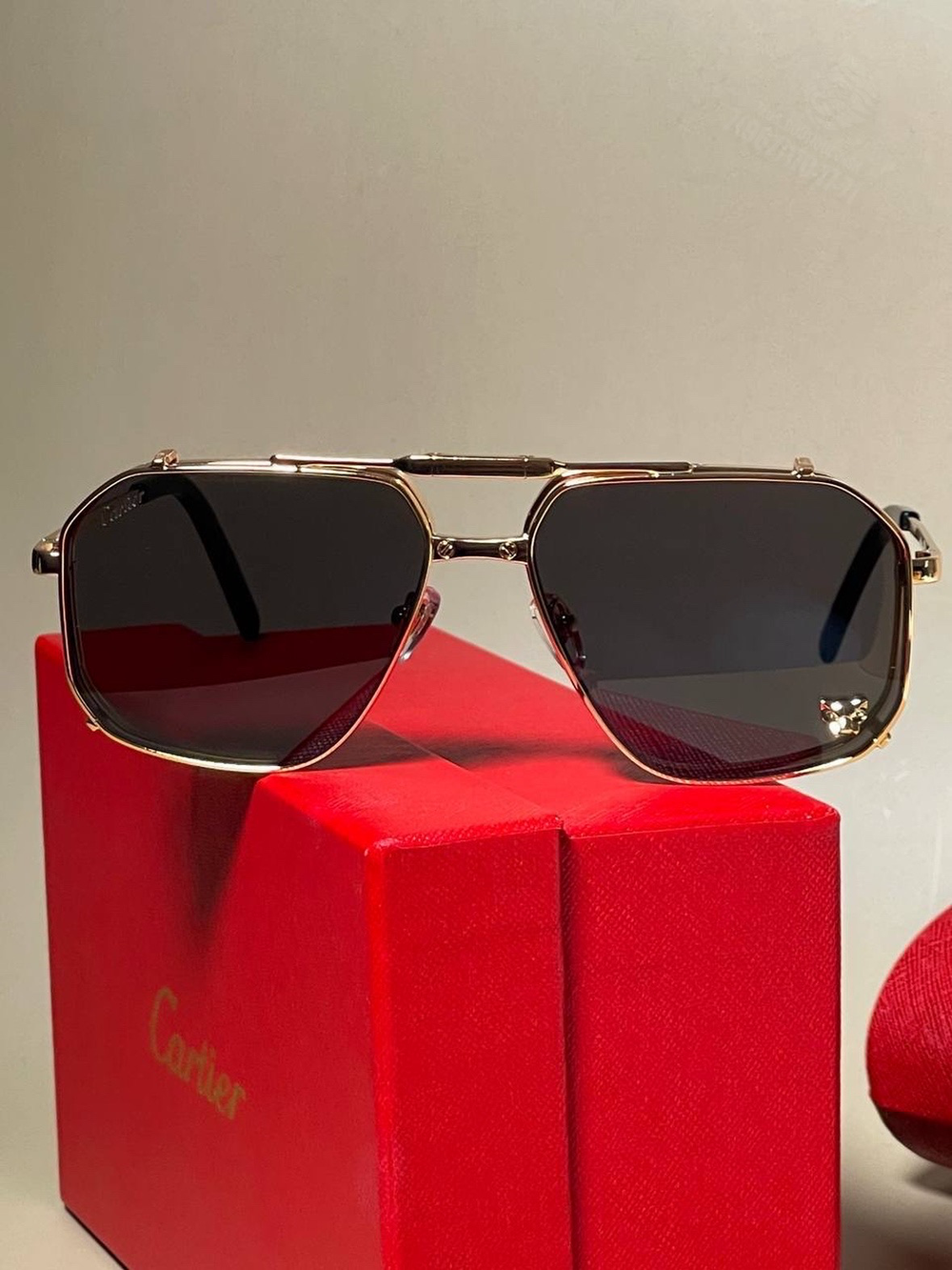 Солнечные очки Cartier