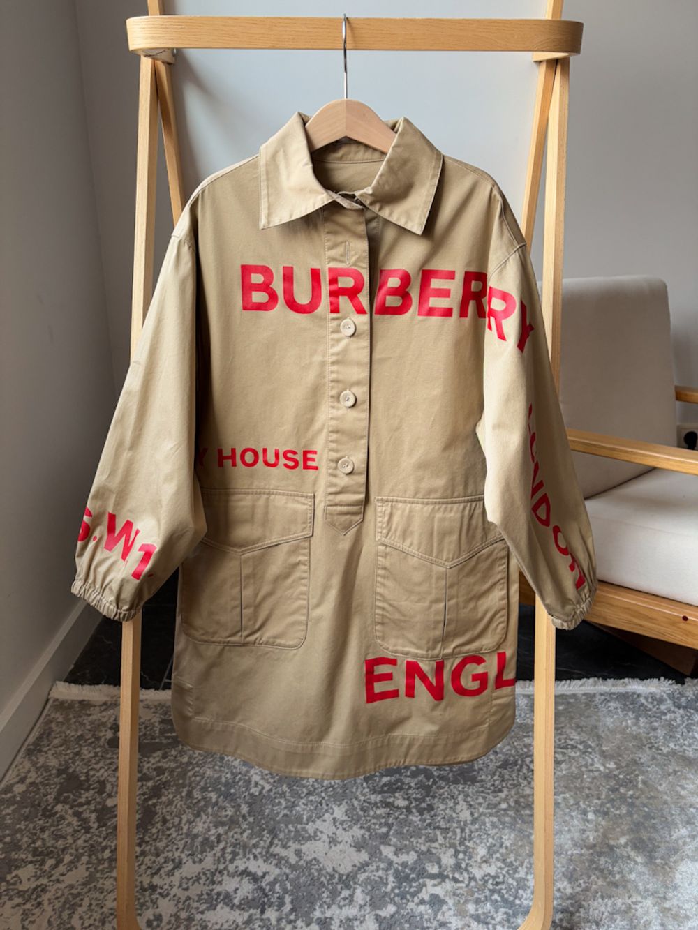 Платье Burberry, 140