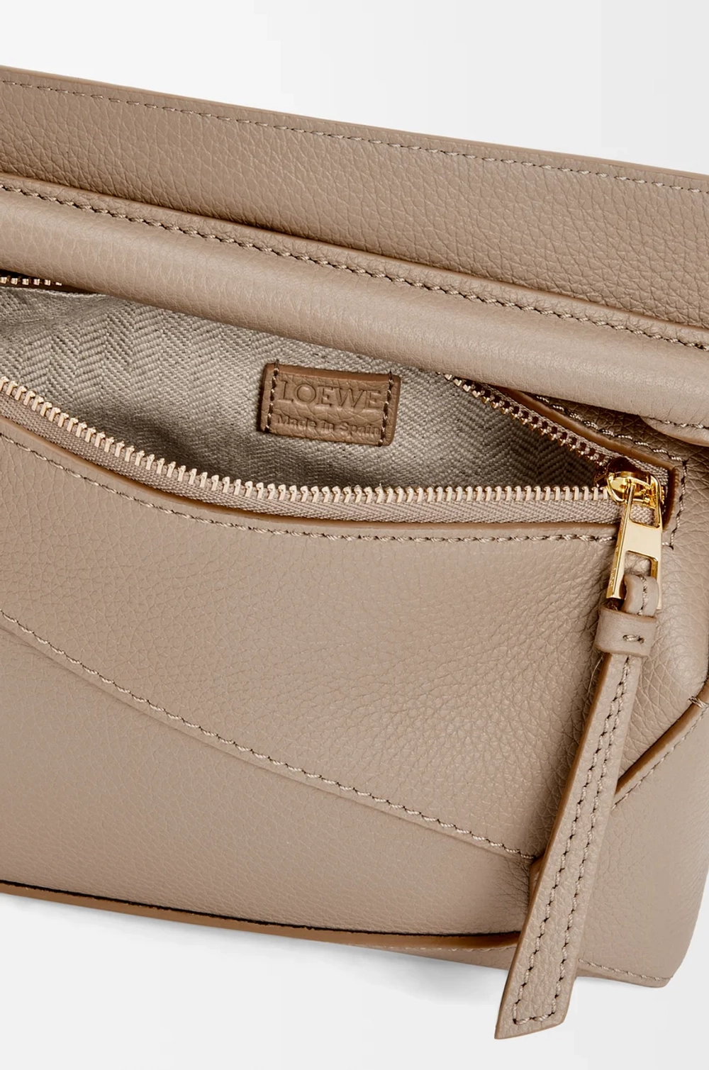 Loewe Мини-сумка Puzzle Edge из мягкой зернистой телячьей кожи, песочный