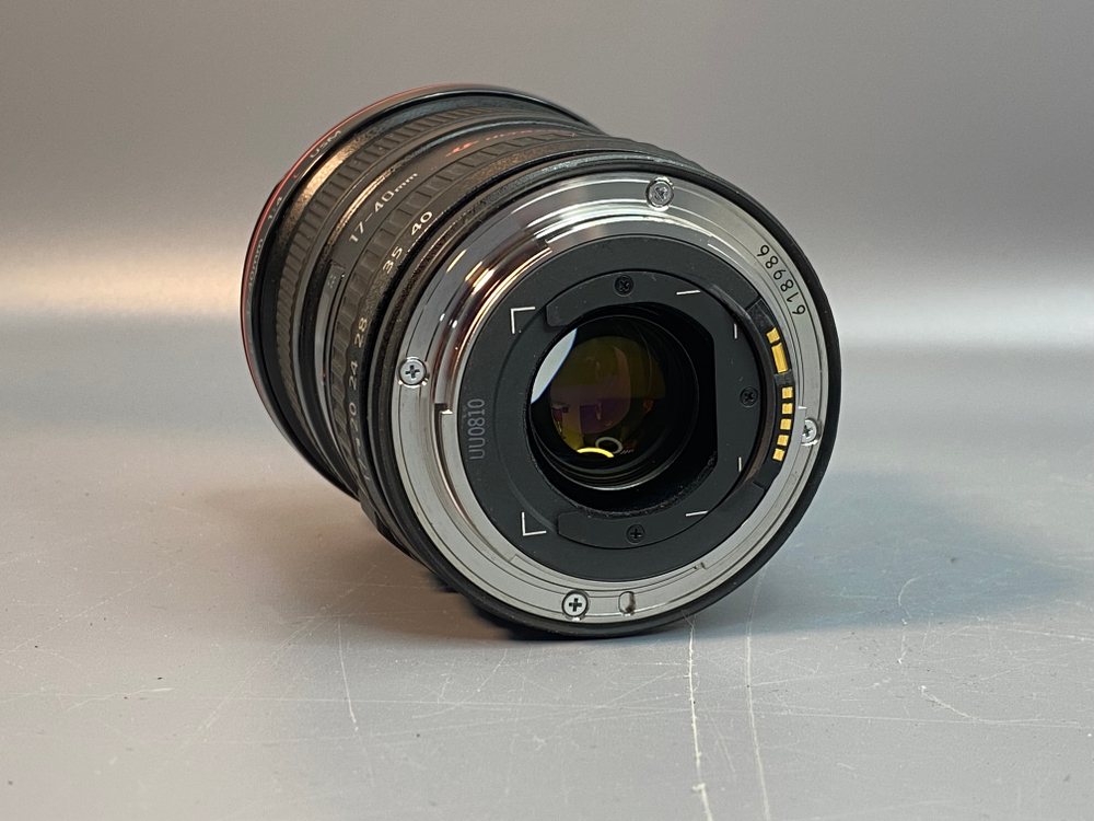 Canon EF 17–40mm f/4L USM