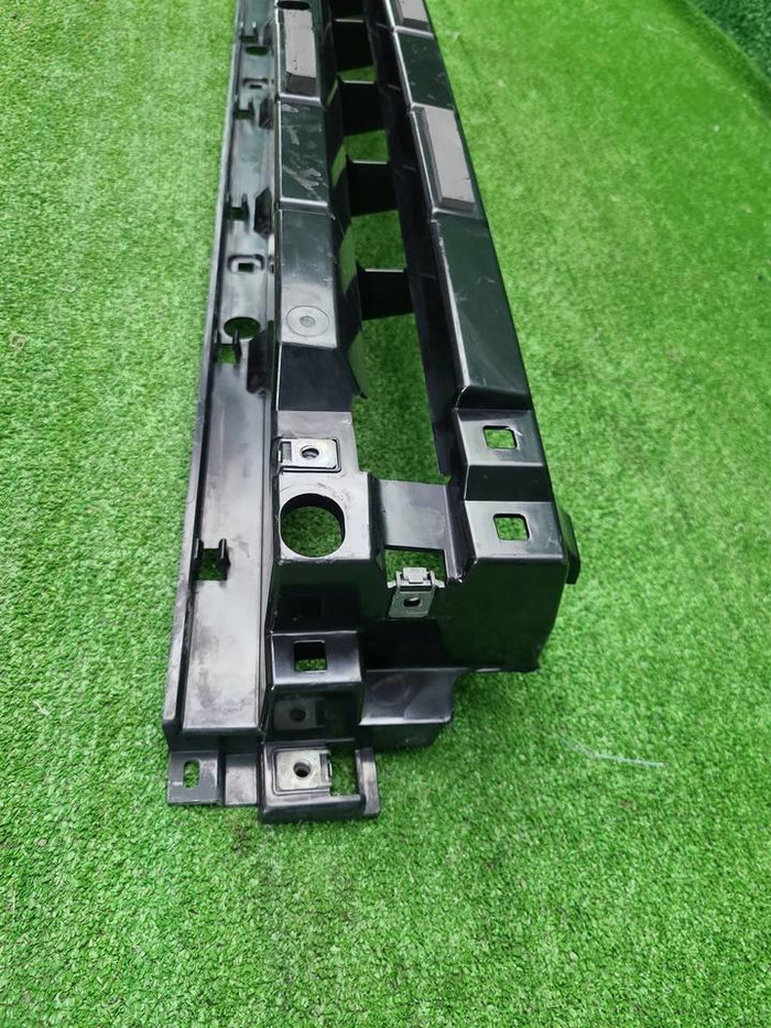 Кронштейн переднего бампера LR Defender L663 19-нв