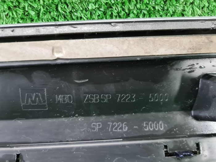 Накладка двери передняя правая Audi Q7 2 (2015-н.в.)