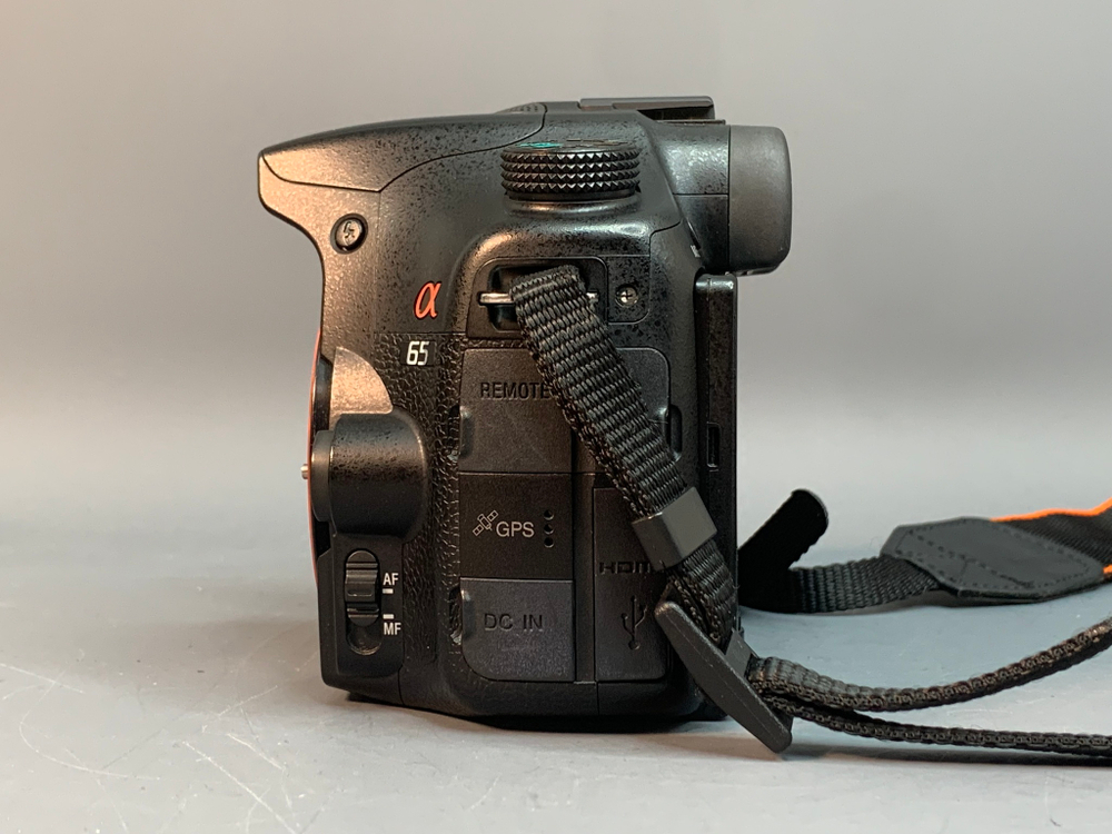 Sony A65 kit 18-55mm 18.000 кадров