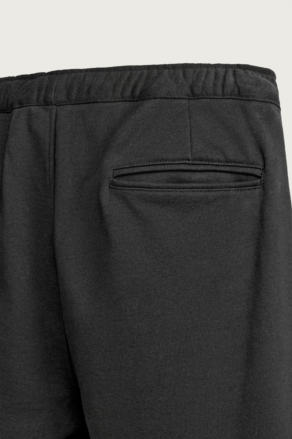 БРЮКИ-ДЖОГГЕРЫ С БОКОВЫМИ СКЛАДКАМИ — ZARA