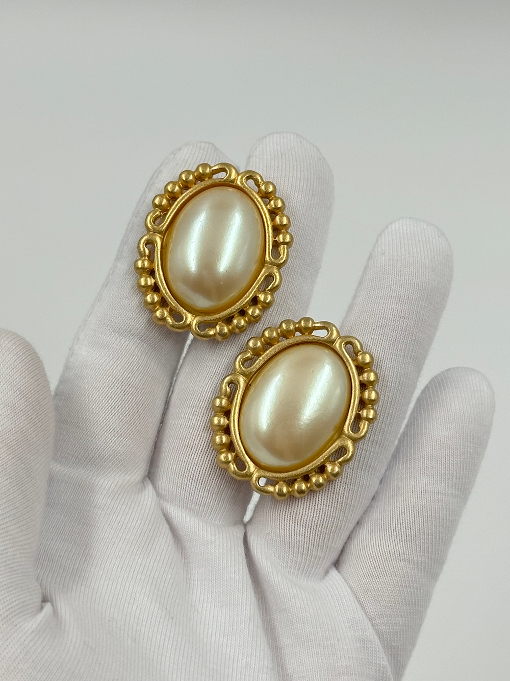 Клипсы «жемчужные» Yves Saint Laurent