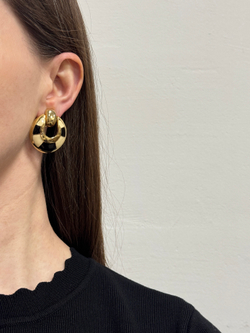 Клипсы с чёрной и кремовой эмалью