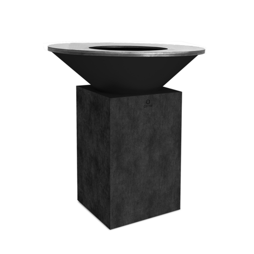 Дровяной гриль-очаг OFYR Classic Black 100 на бетонной тумбе