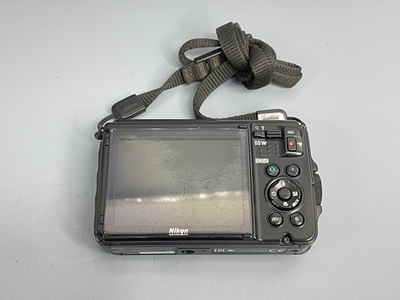 Nikon Coolpix W300 Присутствует затертость на объективе