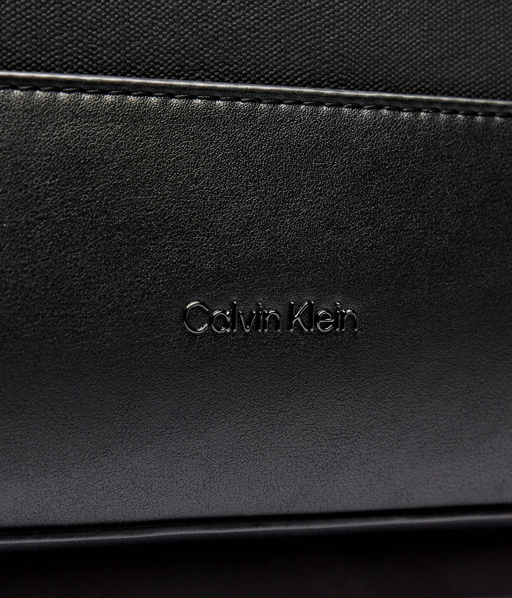 Сумка для ноутбука 17" Calvin Klein - черный(K50K512513)