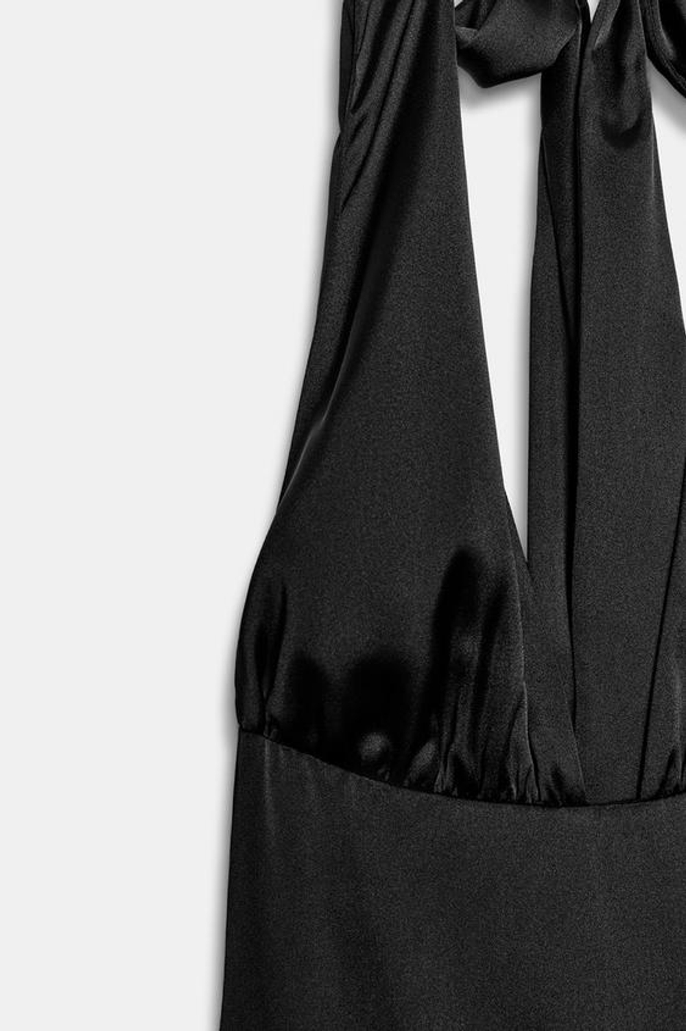 ZARA ДЛИННОЕ АТЛАСНОЕ ПЛАТЬЕ ХАЛТЕР, ЧЕРНЫЙ