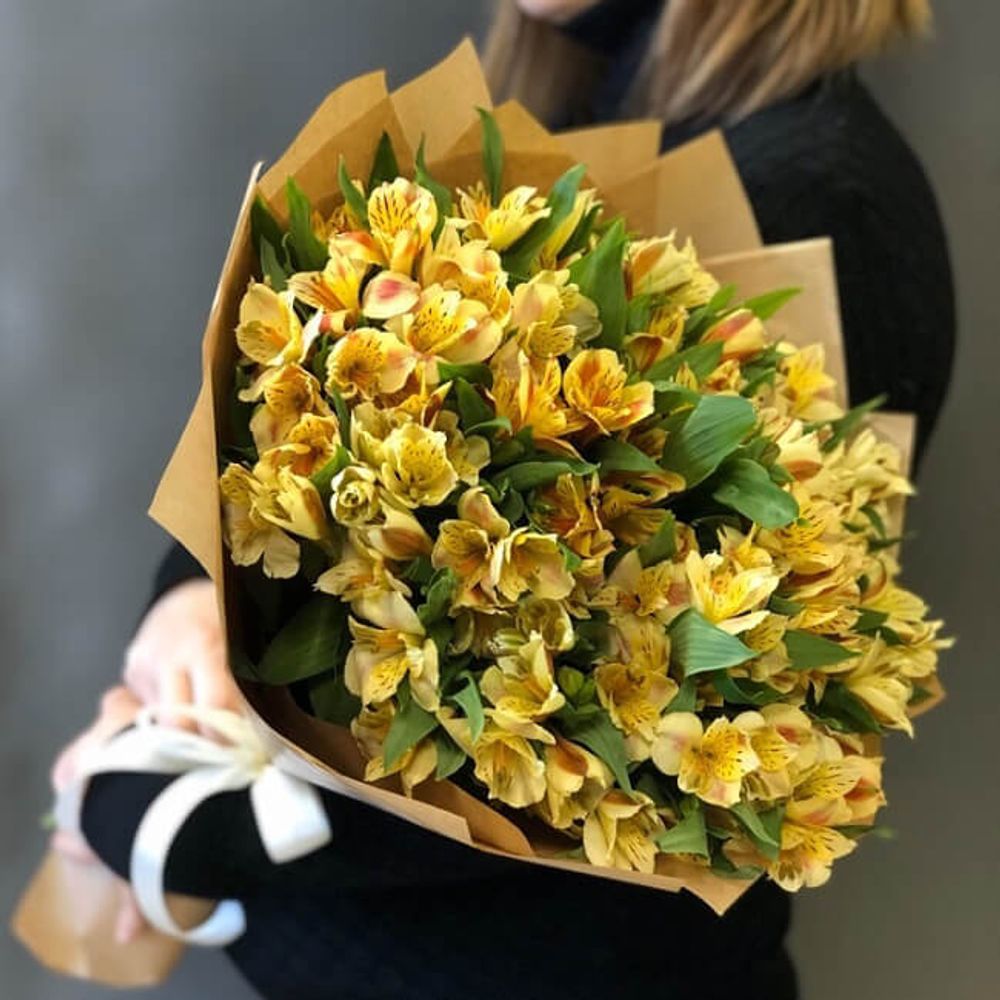 Букет из альстромерии "Yellow kiss"