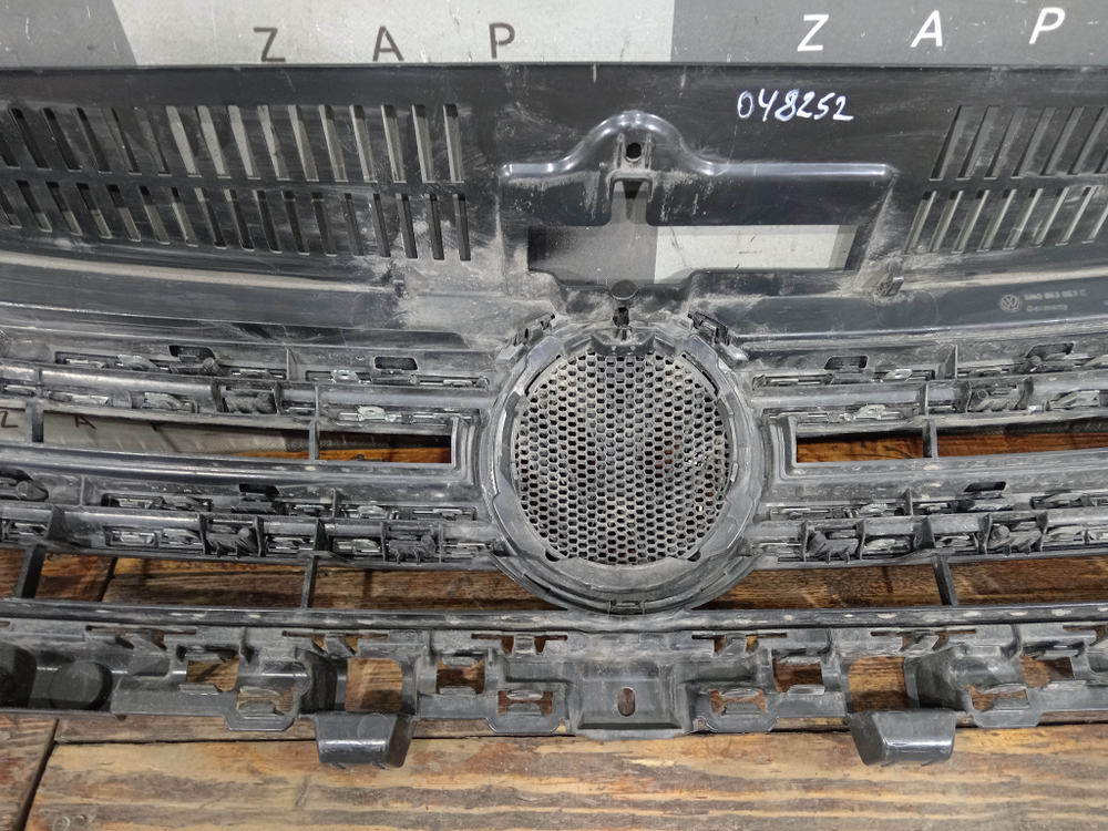 Решетка радиатора Volkswagen Tiguan 1 11-18 Б/У Оригинал 5N0853651J9B9