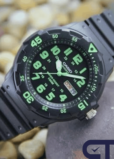 CASIO MRW-200H-3B — спортивные аналоговые часы с вращающимся безелем