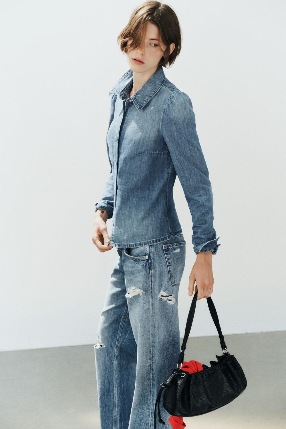 ДЖИНСОВАЯ РУБАШКА TRF СО СБОРКАМИ НА ПЛЕЧАХ — ZARA