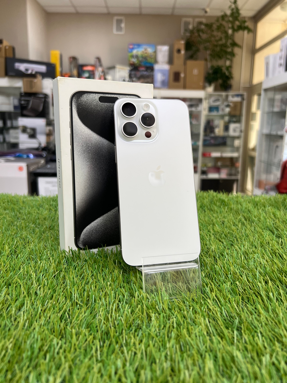 Б/У iPhone 15 Pro Max 256Gb White Titanium