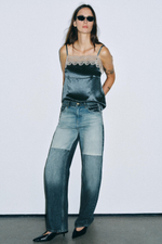 ДЖИНСЫ СРЕДНЕЙ ПОСАДКИ ИЗОГНУТОГО КРОЯ С ПЭЧВОРКОМ — ZW COLLECTION — ZARA