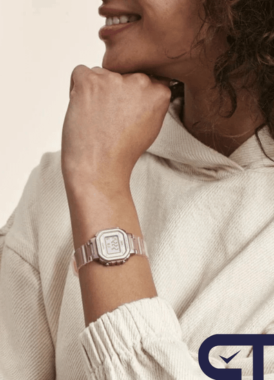 Casio LA-20WHS-4A — женские цифровые часы с подсветкой и секундомером