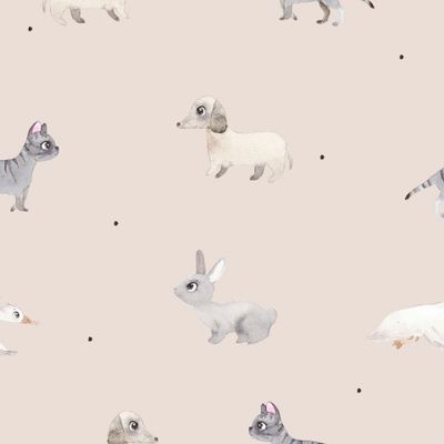 Кошки и собаки на бежевом