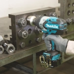 Аккумуляторный гайковёрт Makita DTW1001Z(A)