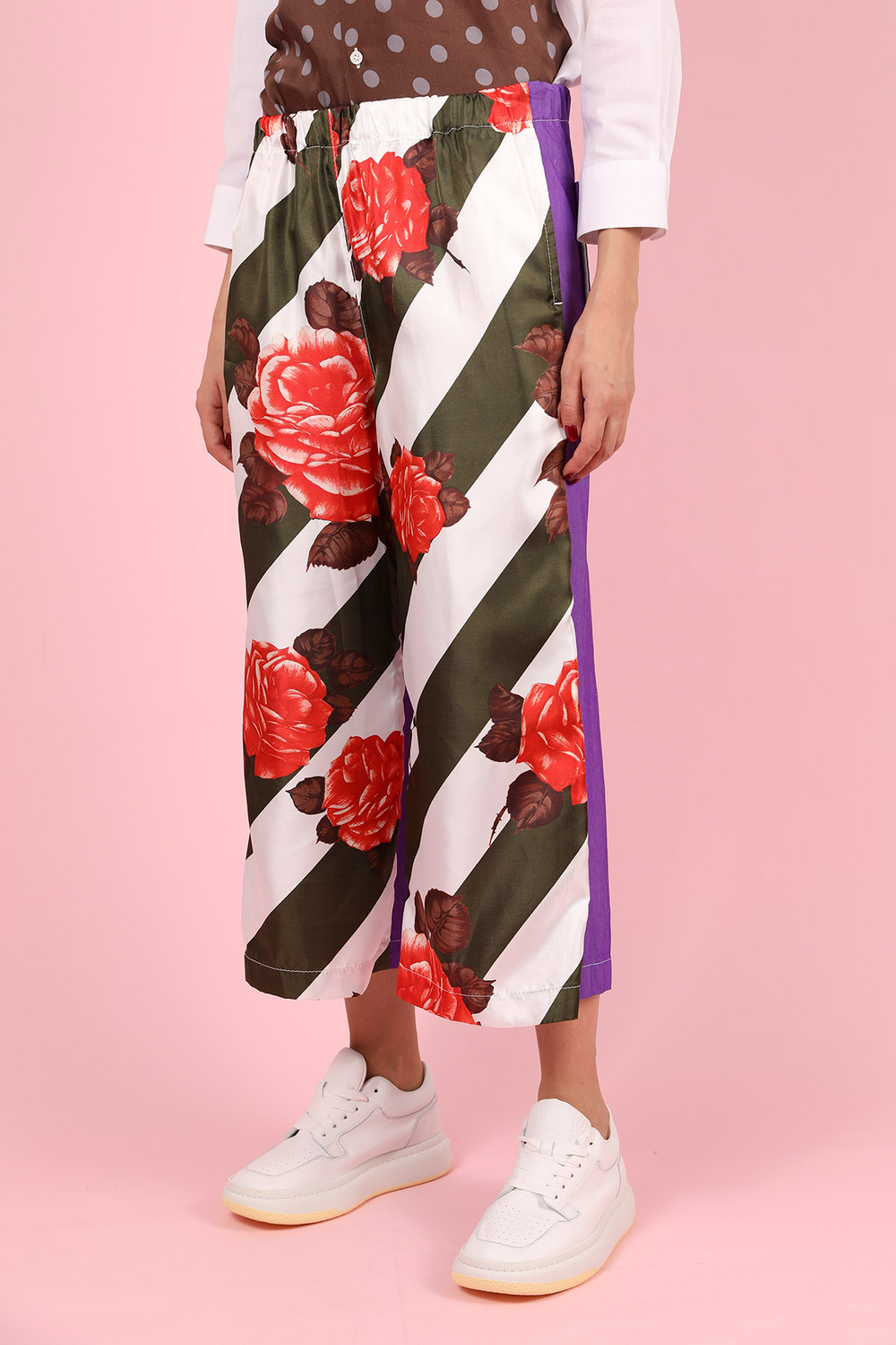 COMME DES GARCONS TRICOT БРЮКИ С ЦВЕТОЧНЫМ ПРИНТОМ ФИОЛЕТОВЫЕ