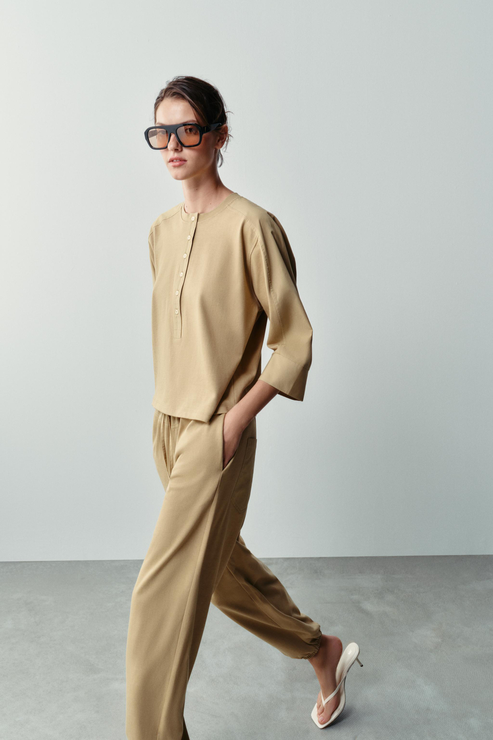 КОМБИНИРОВАННАЯ ФУТБОЛКА — ZARA