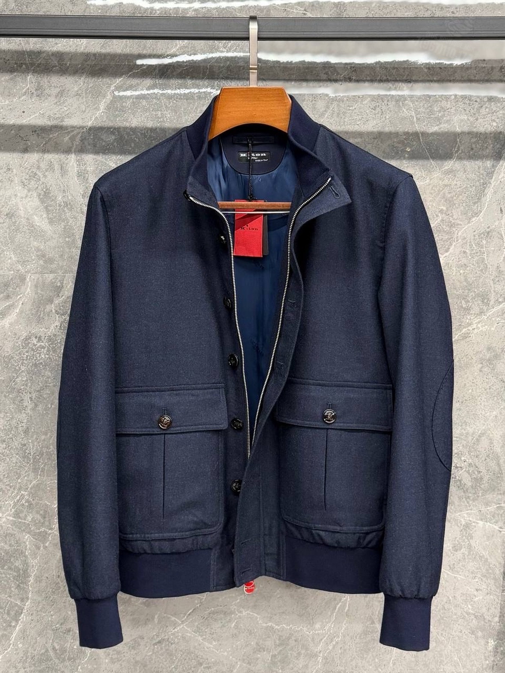 Костюм Kiton