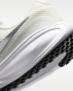 Женские кроссовки для бега по шоссе Nike Revolution 8 - Nike