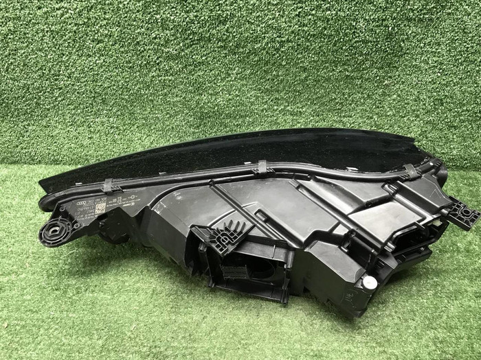 Фара правая Audi Q5 2 80А (2017-2020) LED