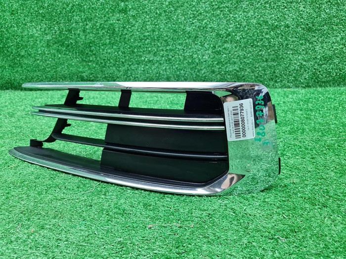 Решетка переднего бампера левая Audi A8 4 D5 17-22
