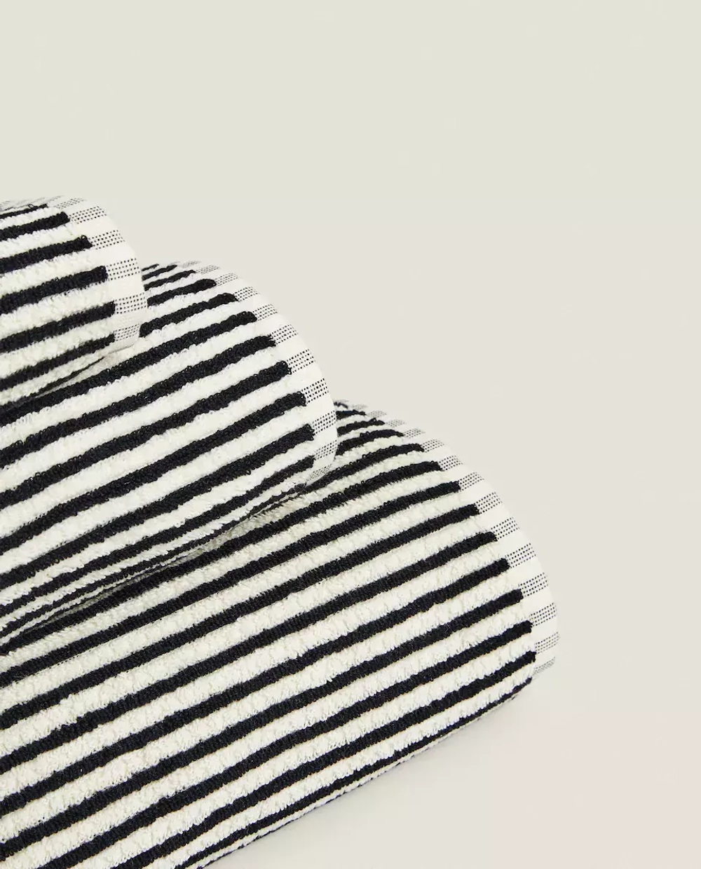 ZARA HOME ПОЛОТЕНЦЕ В ПОЛОСКУ, ЧЕРНЫЙ