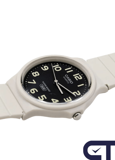 CASIO MQ-24UC-8B — классические аналоговые часы в матовом бежевом цвете