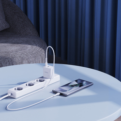 Быстрое зарядное устройство 30W с портами GaN, серия Travel Charger 1A1C от Duzzona
