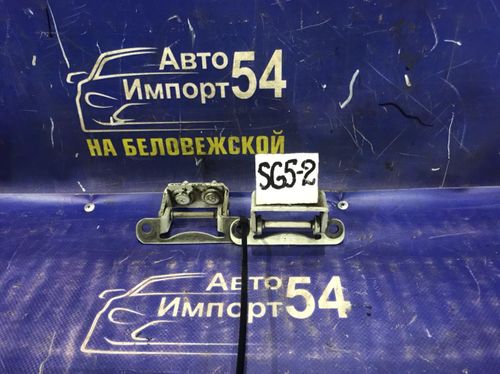 Петля багажника SUBARU FORESTER 2003