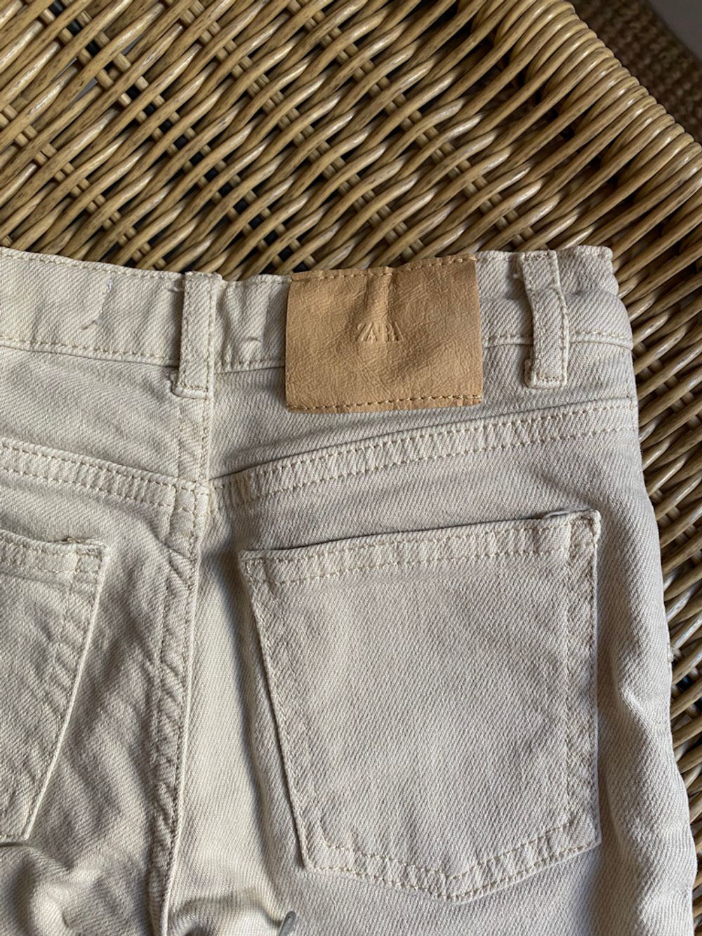 Джинсы Zara