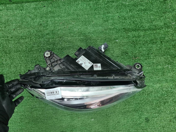 Фара правая Mercedes C w205 (2018-2023) LED