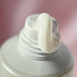 Крем для рук с натуральным экстрактом шелка COMOACE Moisture Handcream