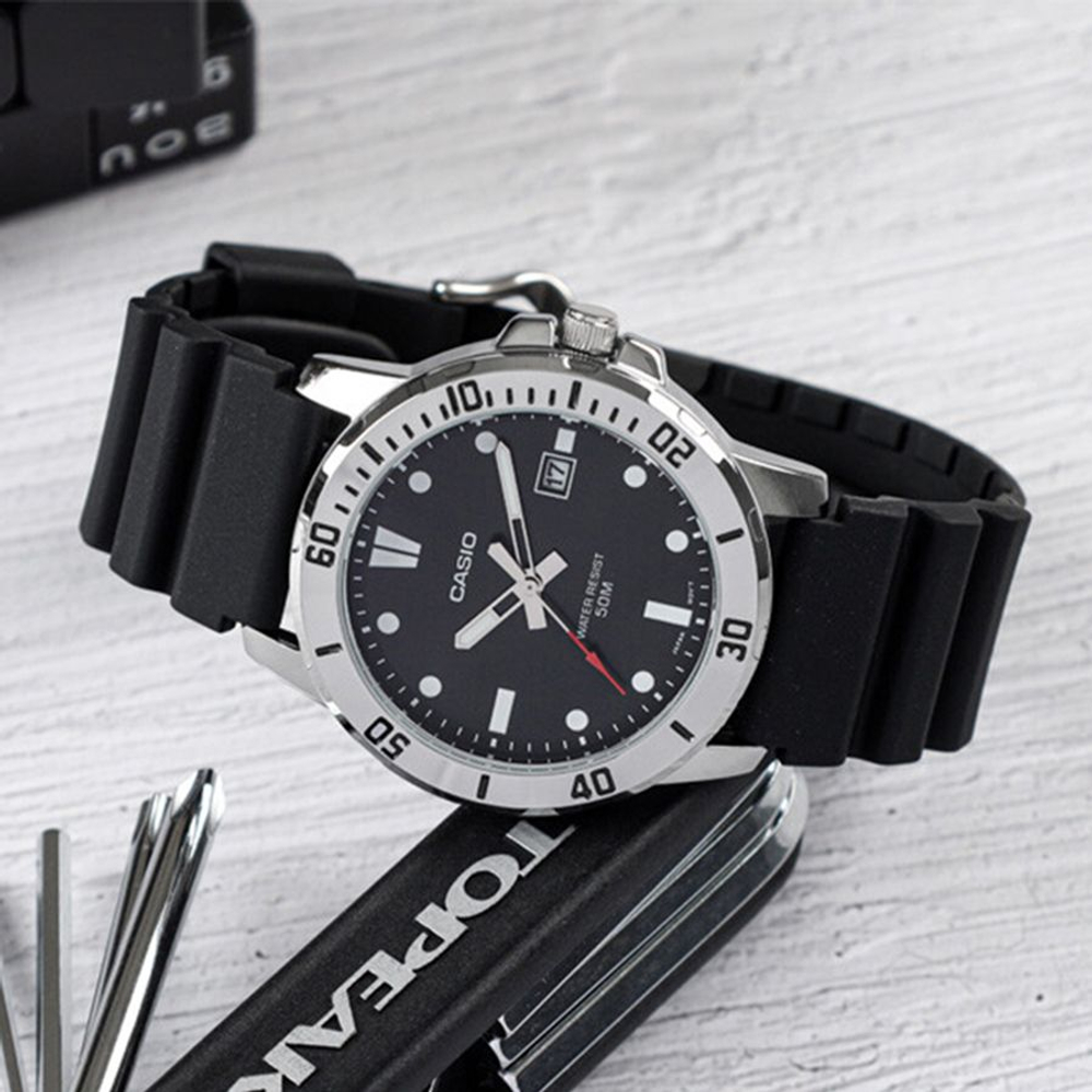 Мужские наручные часы Casio Collection MTP-VD01-1E