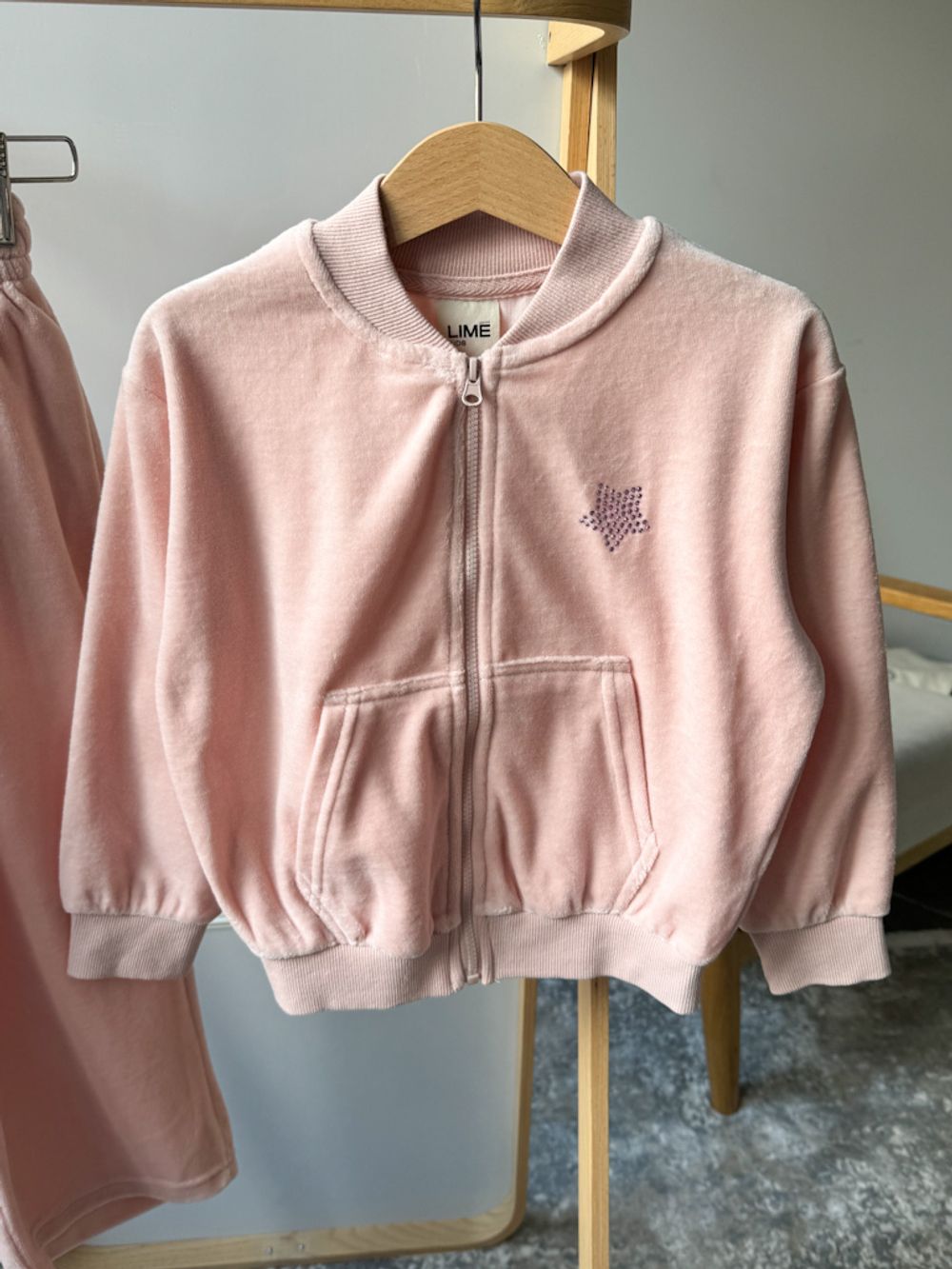 Новый велюровый костюм Lime Kids, 104