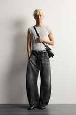ДЖИНСЫ LOOSE BARREL FIT — ZARA