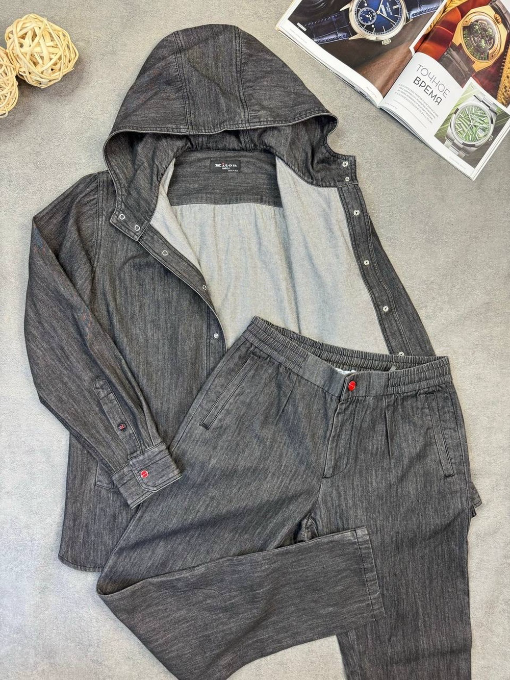 Джинсовый костюм Kiton