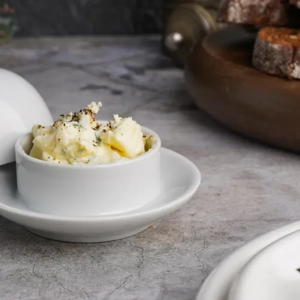 Масленка икорница d 5,5 см 30 мл с крышкой белая фарфор P.L. Proff Cuisine