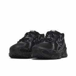 New Balance 740 Black Silver