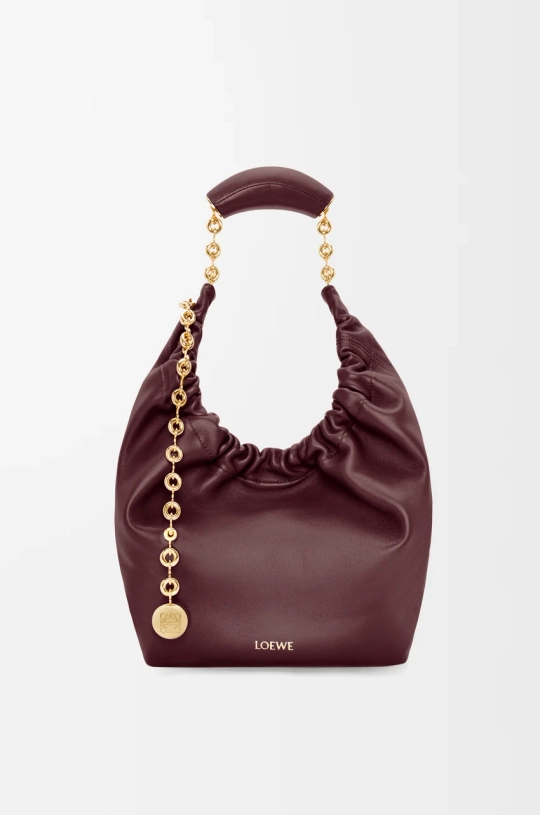Loewe Маленькая сумка-мешок Squeeze из мягкой кожи ягненка наппа, бургунди