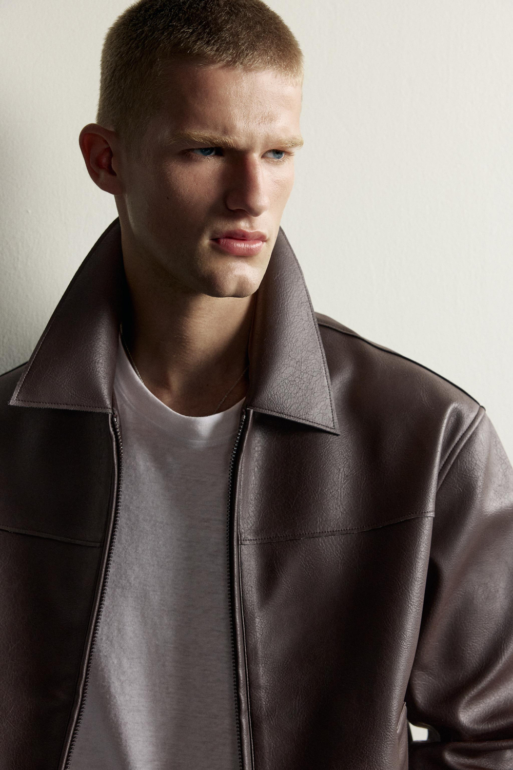 КУРТКА КЛАССИЧЕСКОГО КРОЯ ИЗ ИСКУССТВЕННОЙ КОЖИ — ZARA · 0155/751