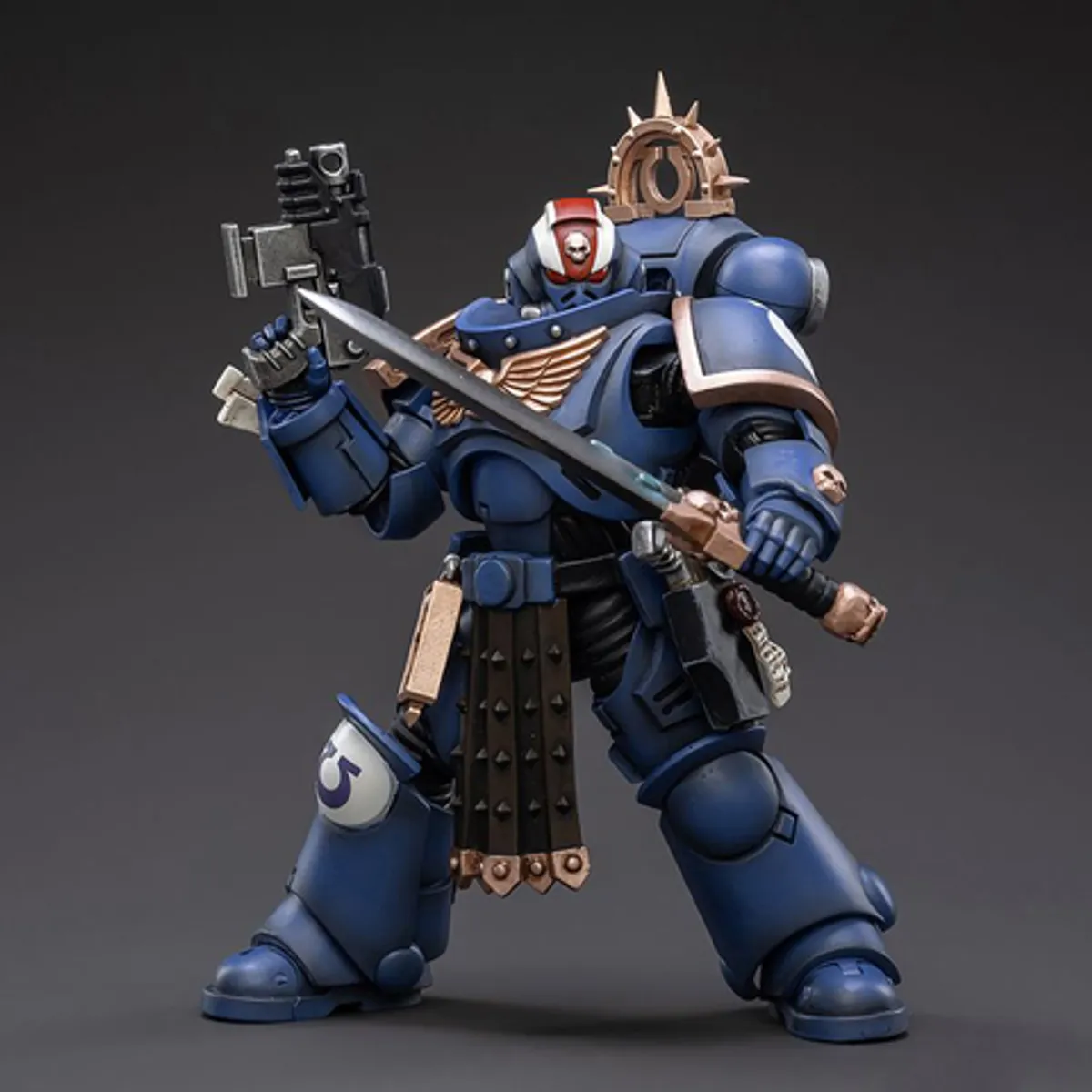Фигурка Warhammer 40,000: Ultramarines Primaris Lieutenant Amulius
