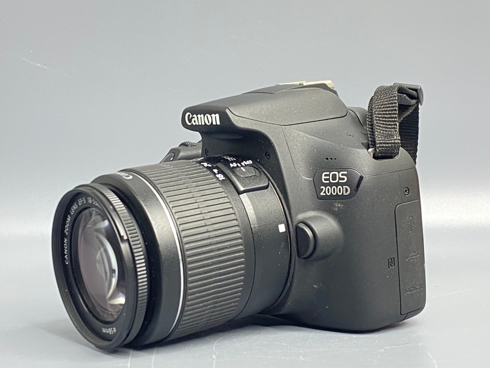 Canon 2000D Kit 18-55mm III 5000 кадров
