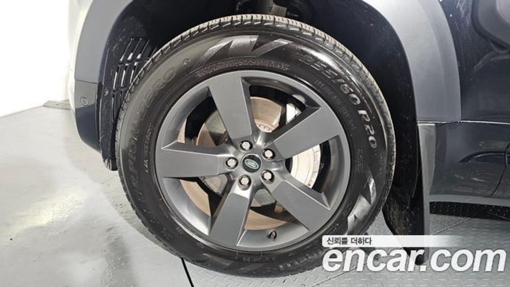 Land Rover Defender 130 D300 X-Dynamic HSE — 2024