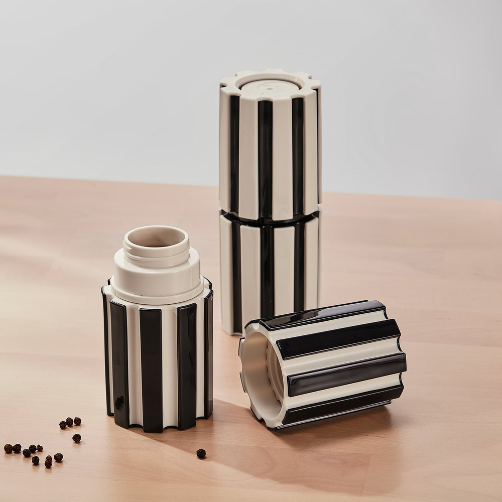 IKEA SPJUTLILJA  (ИКЕА СПЙУТЛИЛЙА)  -  Мельница для специй, 2 шт. - чёрная/светло-бежевая 16 см