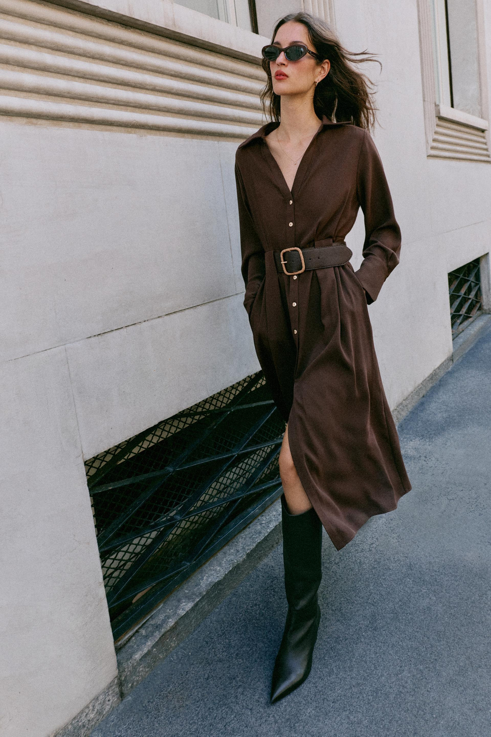 ZARA ПЛАТЬЕ-РУБАШКА МИДИ С ПОЯСОМ, КОРИЧНЕВЫЙ