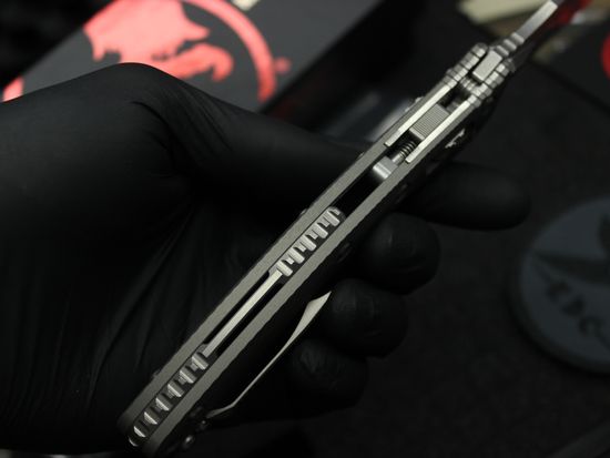 Нож Microtech Amphibian 137RL-10FLNC клинок из стали M390MK, рукоять Aluminum